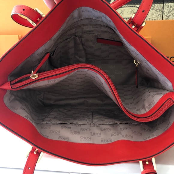 Michael Kors leather large tote bag has card slots - Picture 5 of 10